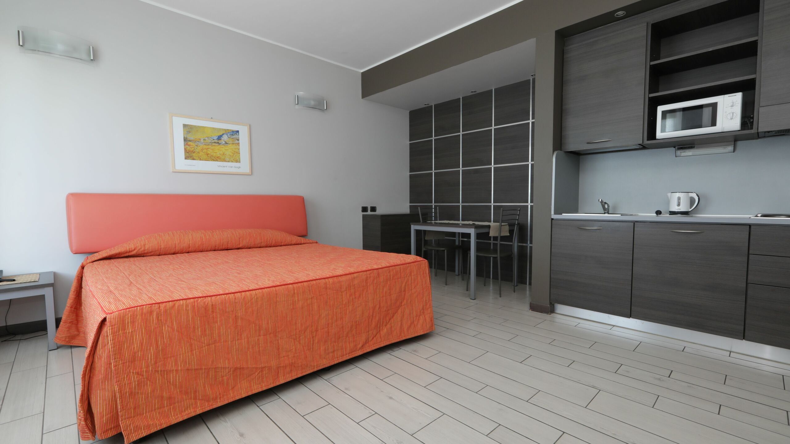 Hotel Residence Aurora -  vicino alla fiera di Milano ed autodromo di Monza Residence Aurora | Monolocale con balcone vista giardino