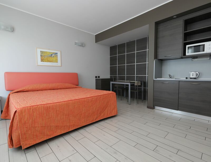 Hotel Residence Aurora -  vicino alla fiera di Milano ed autodromo di Monza Residence Aurora | Monolocale con balcone vista giardino