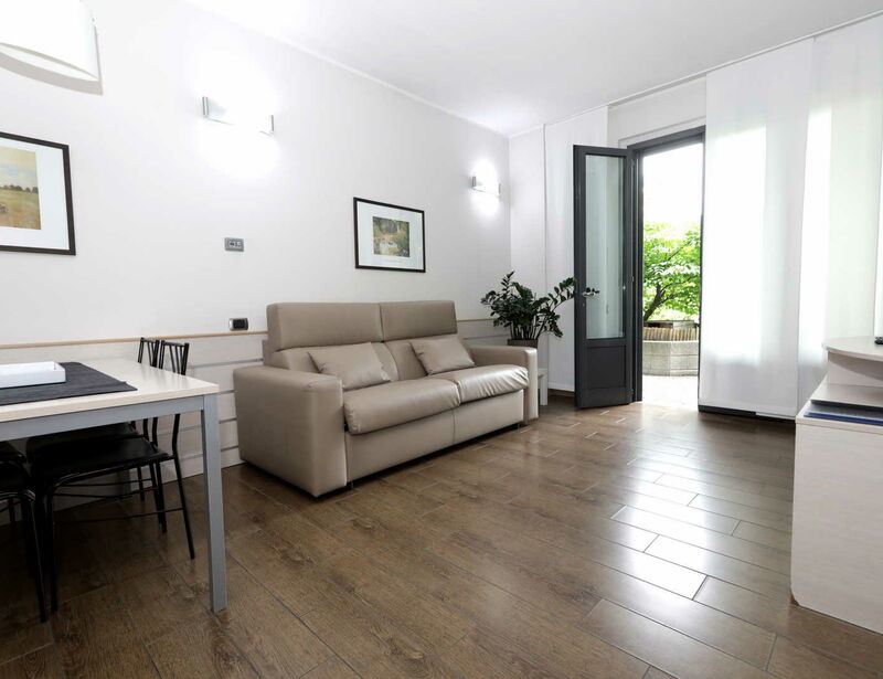 Hotel Residence Aurora -  vicino alla fiera di Milano ed autodromo di Monza Residence Aurora | Appartamento con uno camera da letto piano terra