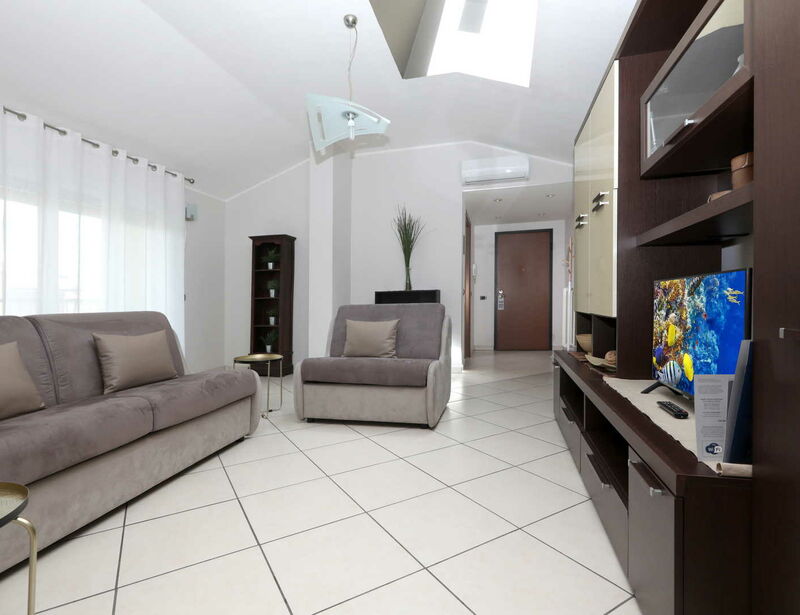 Hotel Residence Aurora -  vicino alla fiera di Milano ed autodromo di Monza Residence Aurora | Appartamento con 1 camera da letto struttura separata