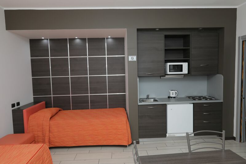 Residence Aurora a Milano - Monolocale con balcone vista giardino