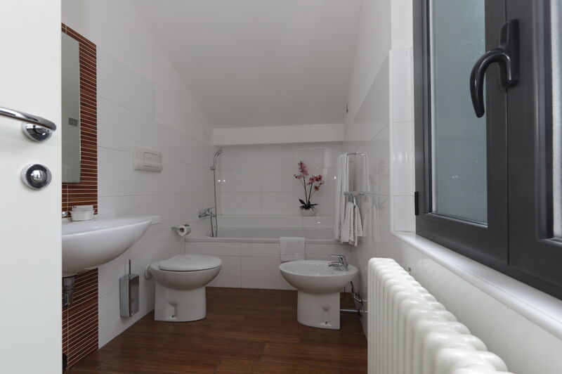 Residence Aurora a Milano - Suite con 2 camere da letto e terrazza ( 2 bagni )