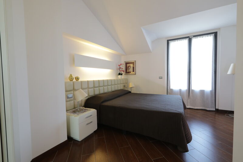 Residence Aurora a Milano - Suite con 2 camere da letto vasca idromassaggio e terrazza ( 2 bagni )