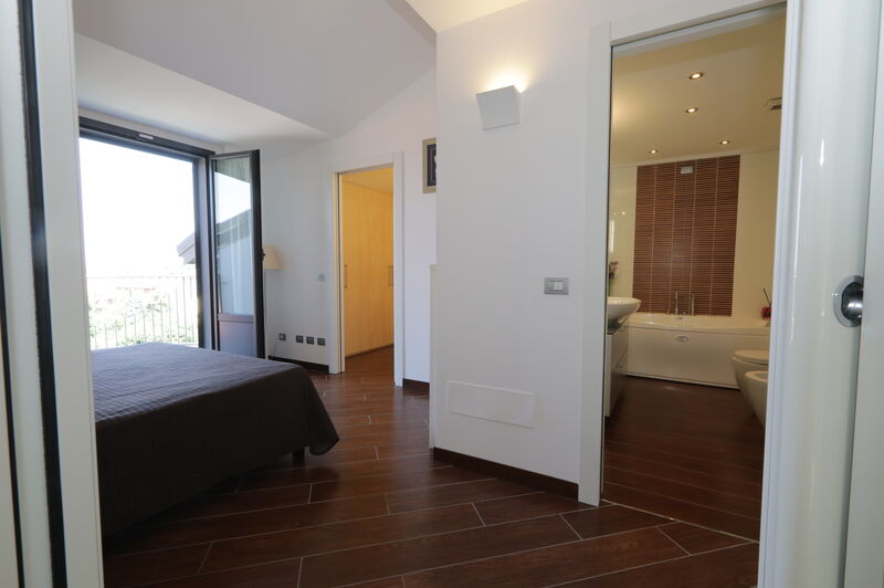 Residence Aurora a Milano - Suite con 2 camere da letto vasca idromassaggio e terrazza ( 2 bagni )