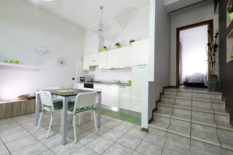 Residence Aurora a Milano - App 2 camere da letto struttura separata con street level entrance