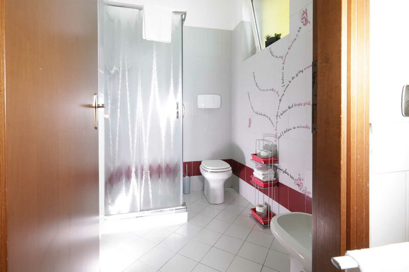 Residence Aurora a Milano - App 2 camere da letto struttura separata con street level entrance