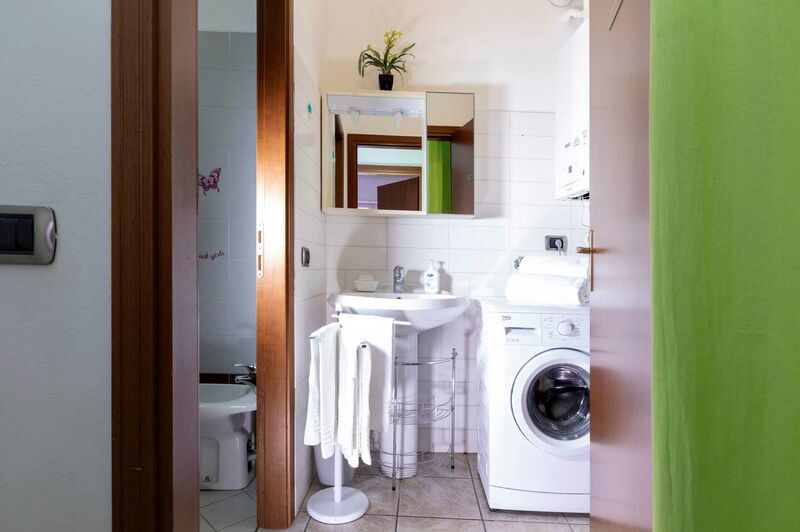 Residence Aurora a Milano - App 2 camere da letto struttura separata con street level entrance